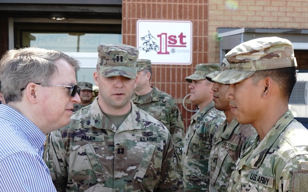 Dignitaries visit Southwest Border to meet the troops