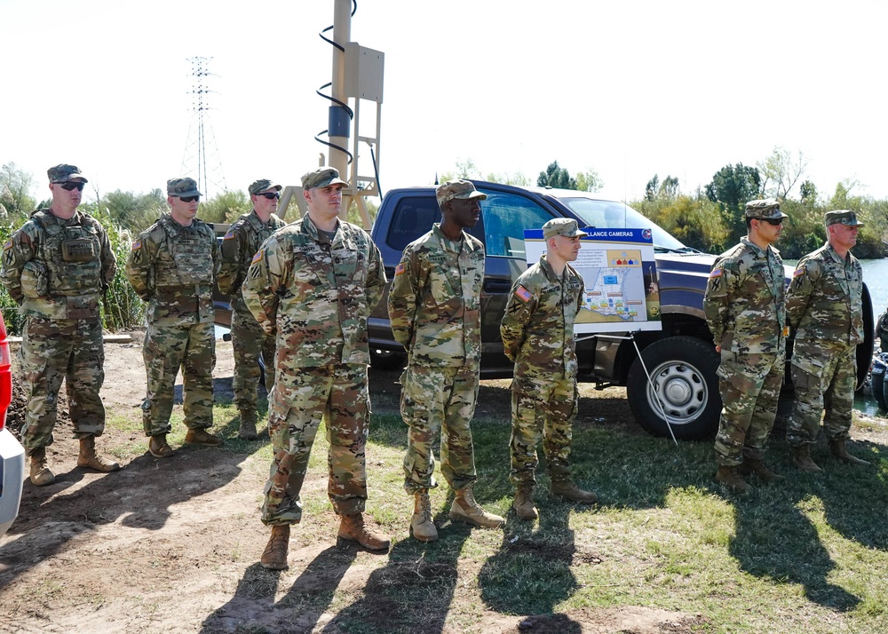 Dignitaries visit Southwest Border to meet the troops