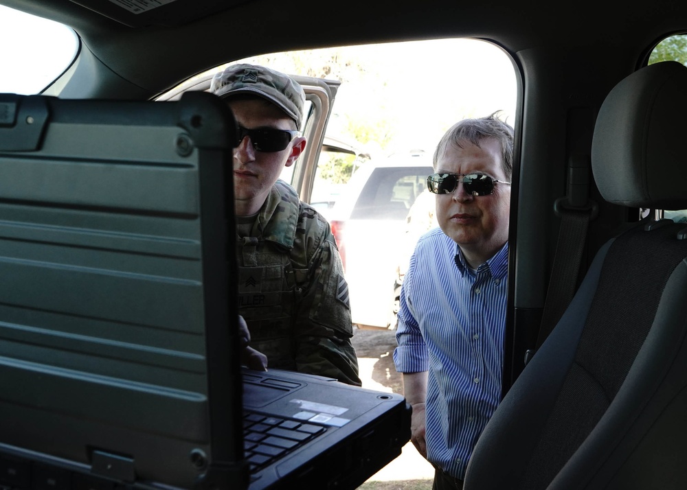 Dignitaries visit Southwest Border to meet the troops