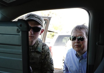 Dignitaries visit Southwest Border to meet the troops