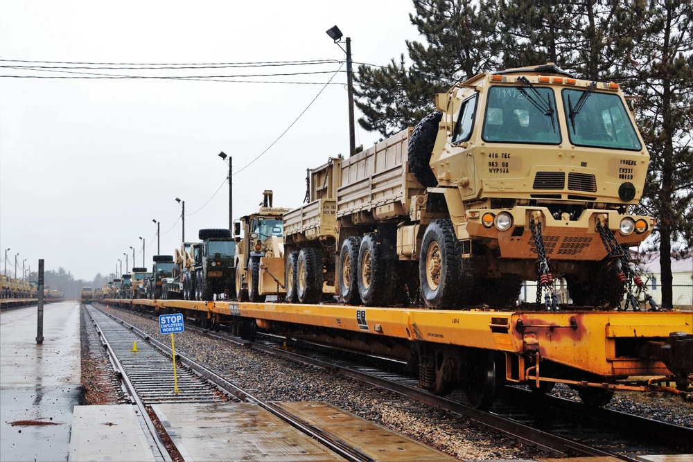 Fort McCoy supports rail movement for deploying Reserve unit