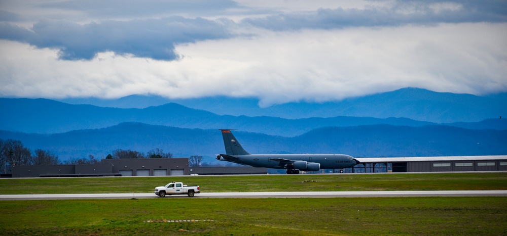 134th ARW KC-135 taxis at McGhee Tyson Air National Guard Base