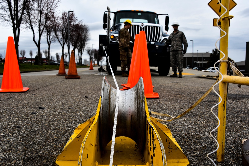 241st Engineering Installation Squadron installs fiber optic cable at McGhee Tyson Air National Guard Base