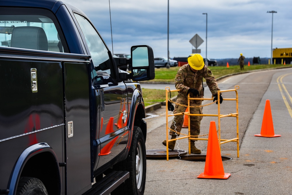 241st Engineering Installation Squadron installs fiber optic cable at McGhee Tyson Air National Guard Base