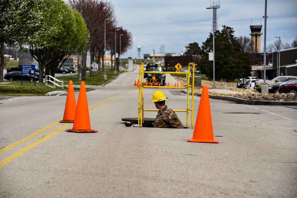 241st Engineering Installation Squadron installs fiber optic cable at McGhee Tyson Air National Guard Base