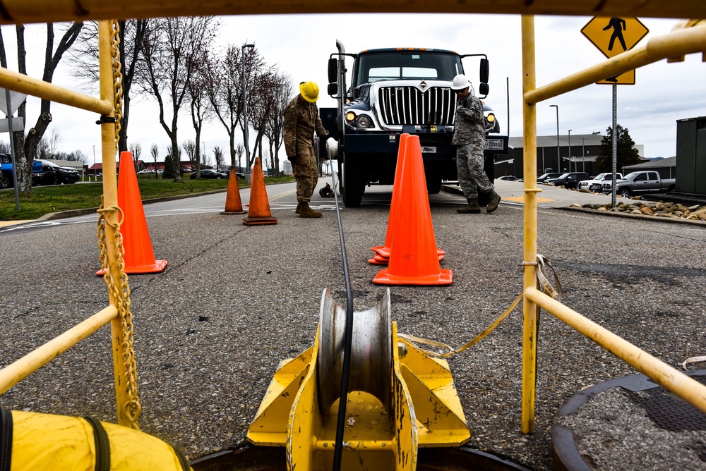 241st Engineering Installation Squadron installs fiber optic cable at McGhee Tyson Air National Guard Base