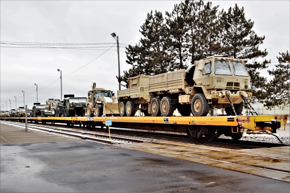 Fort McCoy supports rail movement for deploying Reserve unit