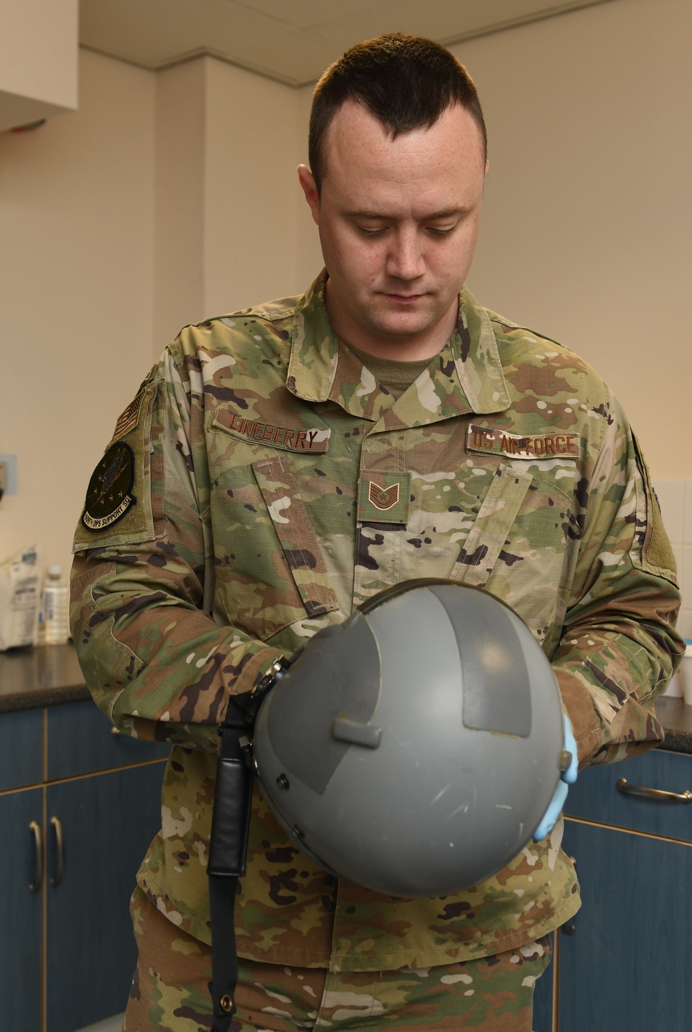 Whiteman AFB AFE Airmen keep B-2 Spirit pilots safe