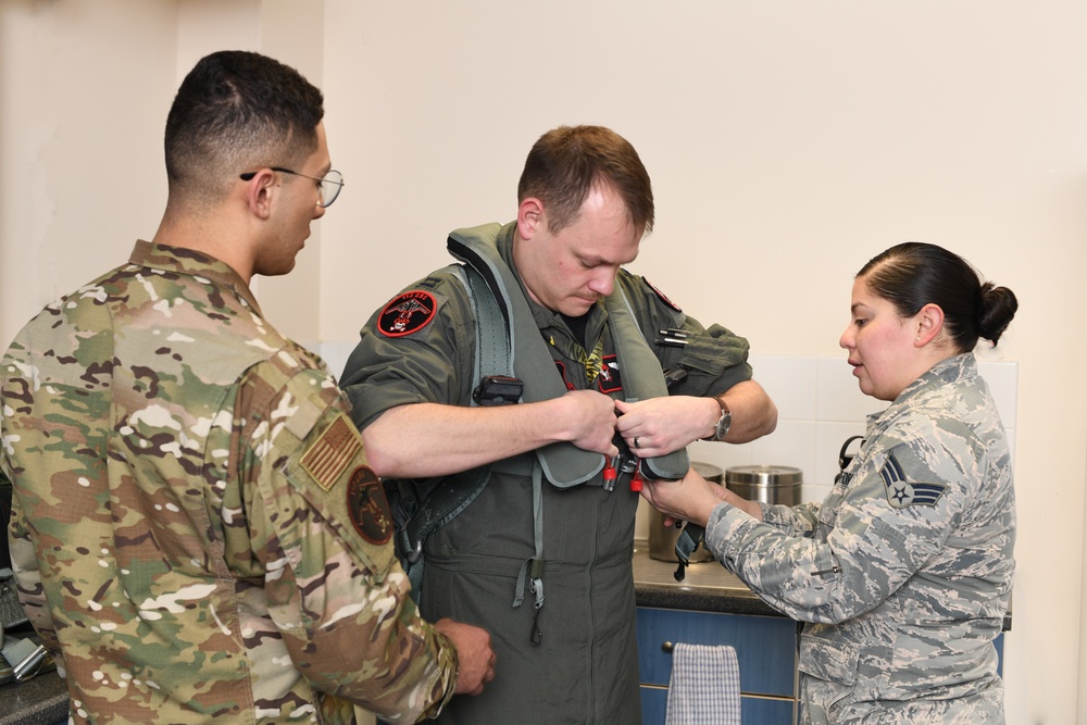 Whiteman AFB AFE Airmen keep B-2 Spirit pilots safe