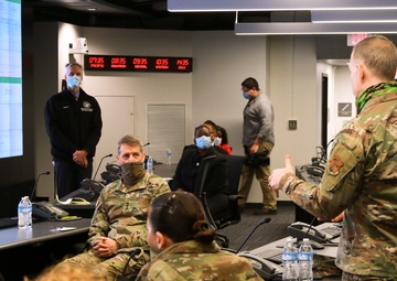 Army, Guard leadership visit COVID-19 response sites in Chicago