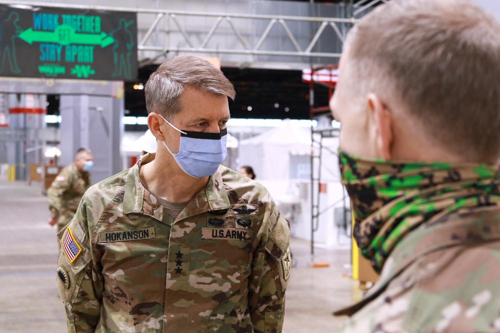 Army, Guard leadership visit COVID-19 response sites in Chicago