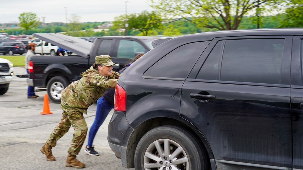 Texas Air National Guard Supports Tarrant Area Food Bank