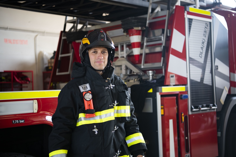 Fire Fighters on Del Din Photo 2