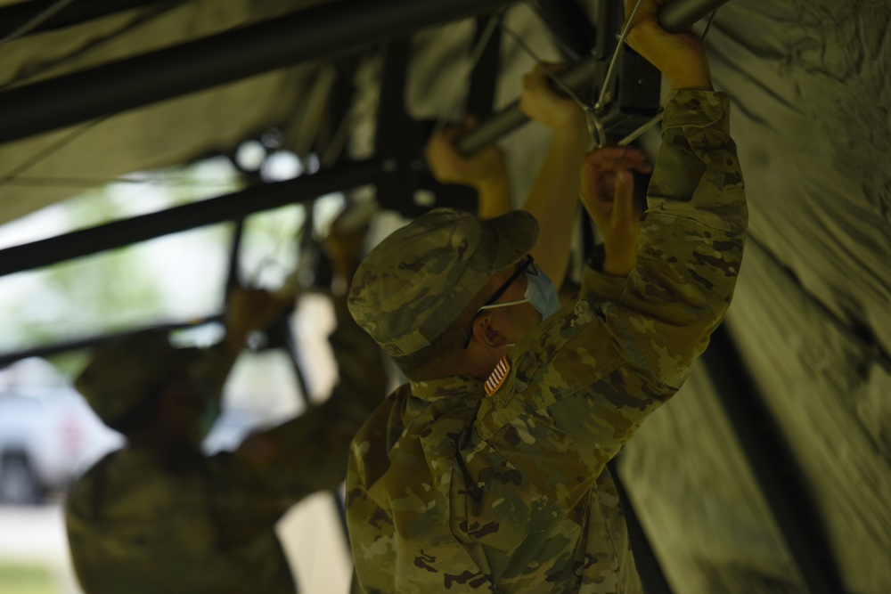 South Carolina National Guard Soldiers practice DRASH setup