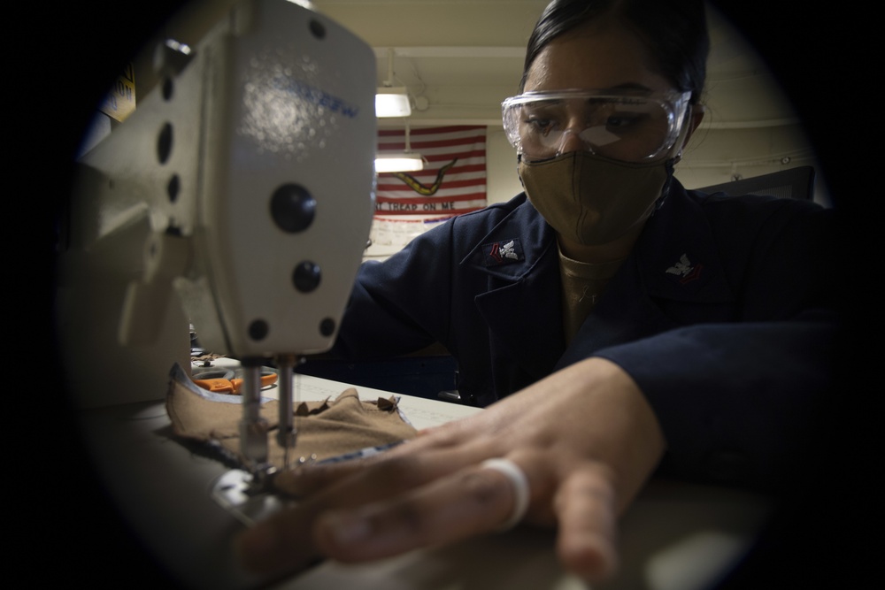 Nimitz Sailor Makes Masks