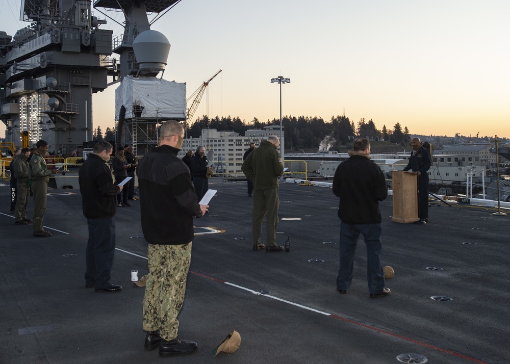 Nimitz Sailors Participate In Easter Sunday Sunrise Service