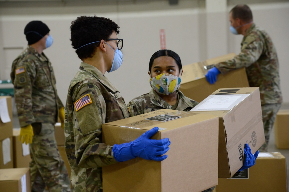 Oregon Guardsmen help distribute medical supplies