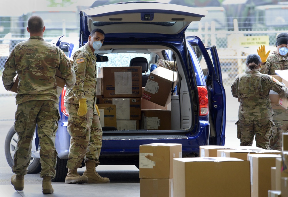 Oregon Guardsmen help distribute medical supplies