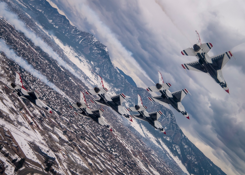 Thunderbirds perform #AirForceSalute to Colorado