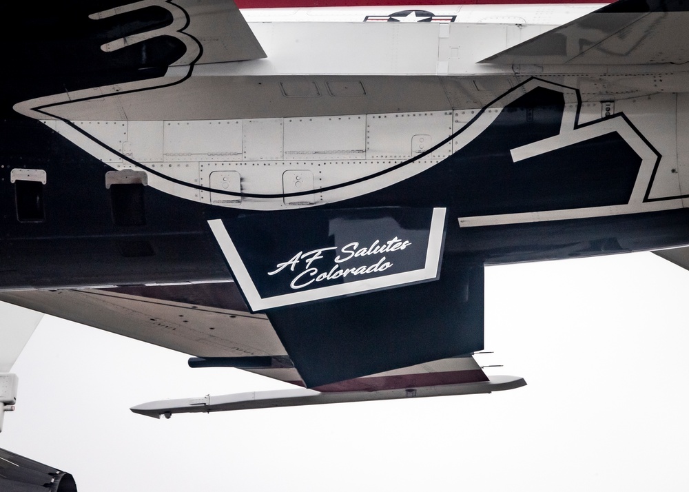 Thunderbirds perform #AirForceSalute to Colorado
