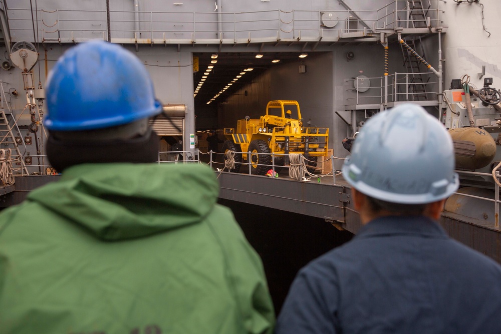 Sustaining the mission: 31st MEU supports USS Germantown port operations