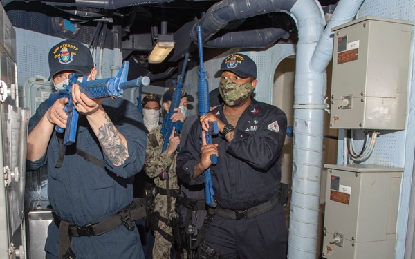 Sterett Sailors Participate in a Visitor Board Search and Seizure Exercise