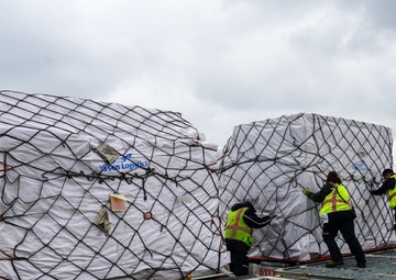 FEMA Project Airbridge Flight Arrives in Chicago to Support COVID-19
