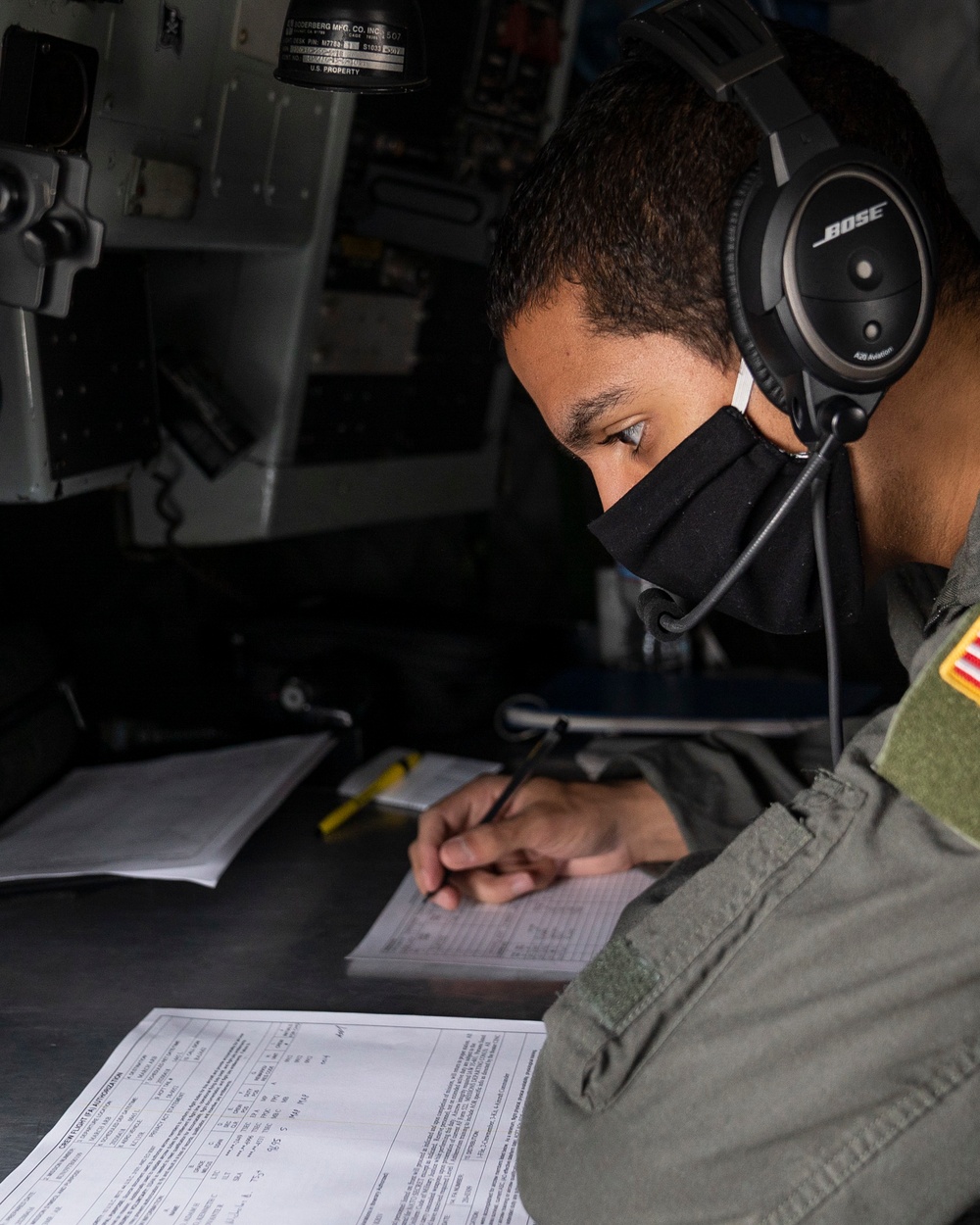 912th ARS Refuels Thunderbirds for USAF Academy Graduation Flyover