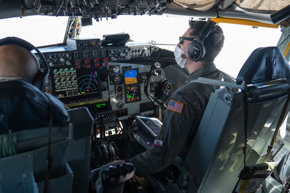 912th ARS Refuels Thunderbirds for USAF Academy Graduation Flyover