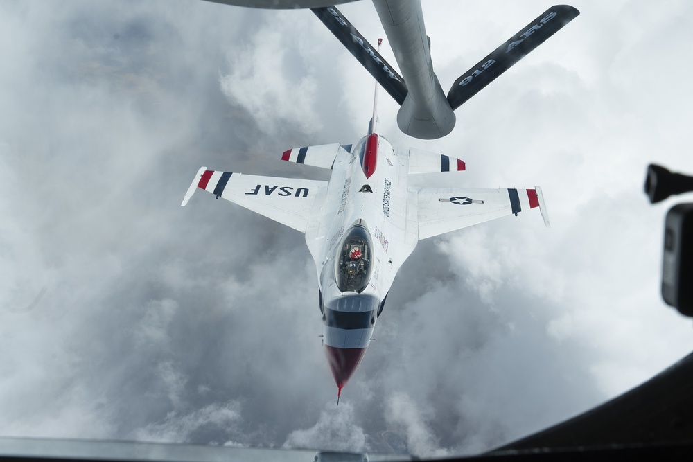 912th ARS Refuels Thunderbirds for USAF Academy Graduation Flyover