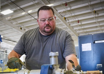 NSWC IHEODTD, McAlester Detachment Pipe Fitter assemble fuel valves