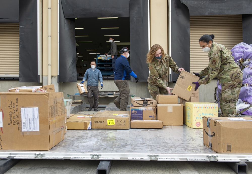 Rain or shine: Yokota, AIRPS deliver mail