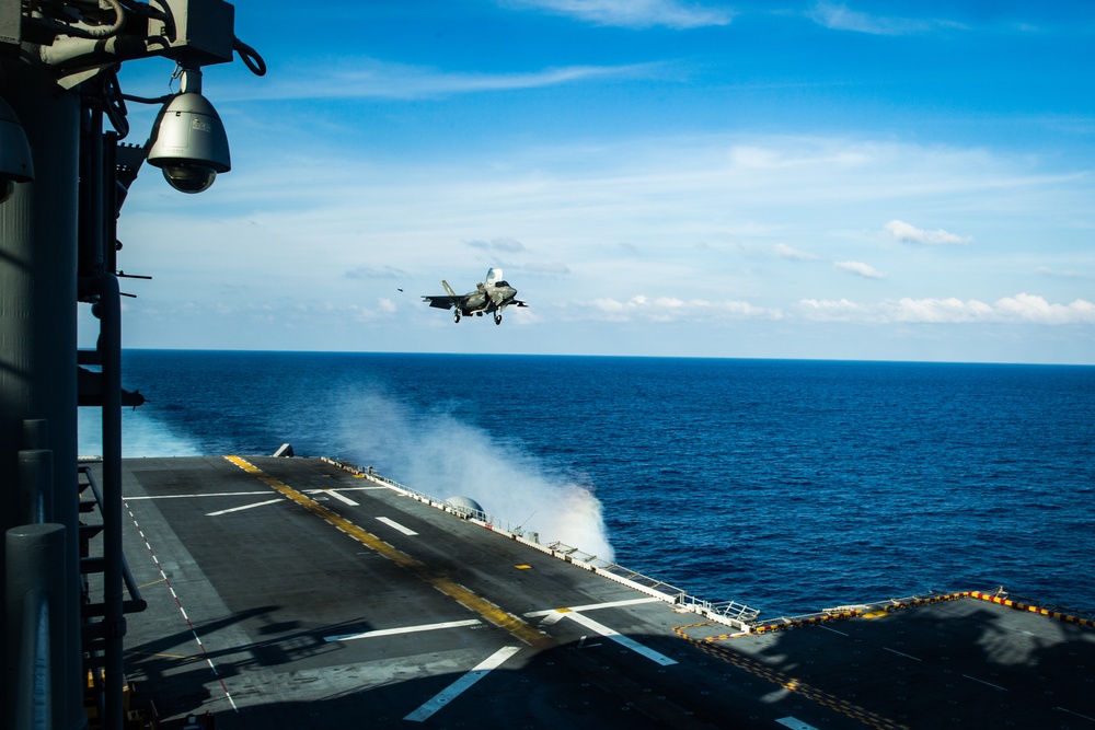 31st MEU, USS America conduct flight operations