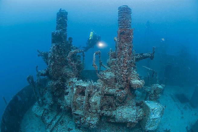 Exploring a shipwreck