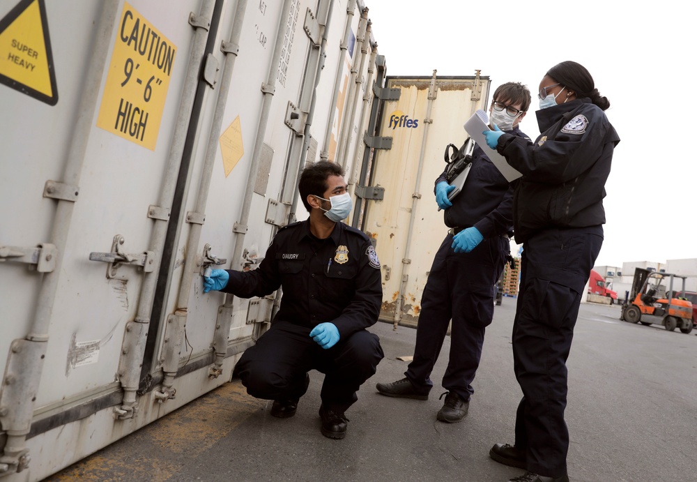 CBP ag specialists inspect fruit shipments in Philadelphia and Wilmington ports