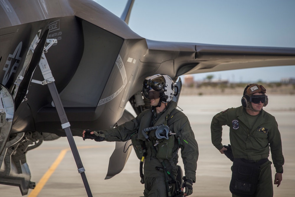 Sharpening the “First to Fight” Force: 3rd MAW Delivers Pristine, Combat-Ready F-35Bs to 1st MAW