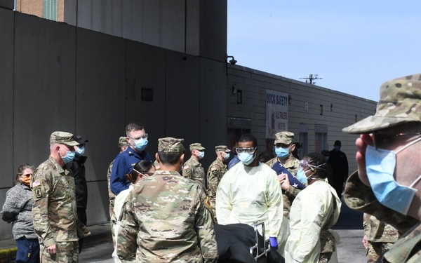 Military personnel honor deceased veteran in New York City