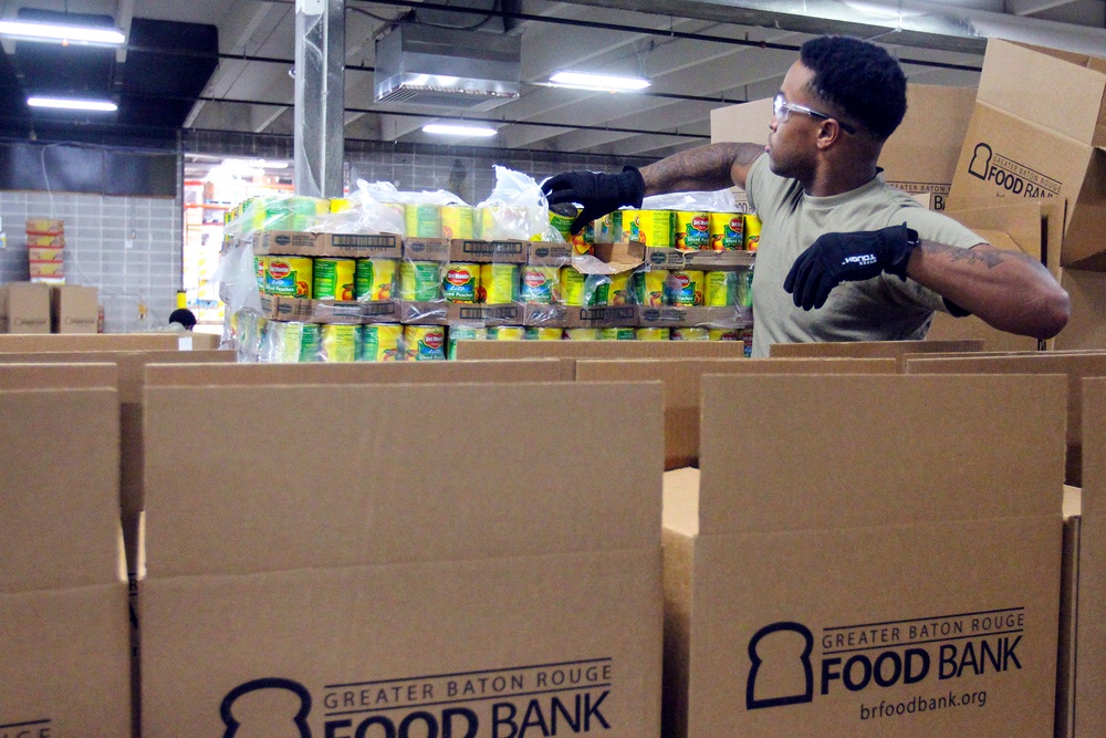 La. National Guard conducts food bank operations