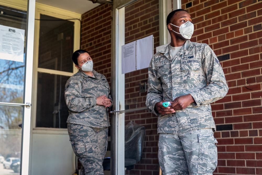 Illinois National Guard assists with COVID-19 checkpoints at Shapiro Developmental Center