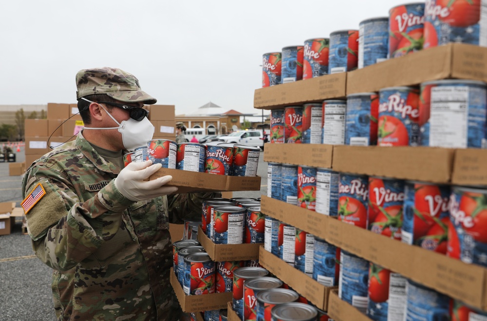 Delaware National Guard assists Food Bank of Delaware