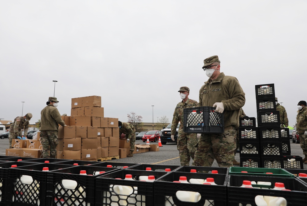 Delaware National Guard assists Food Bank of Delaware