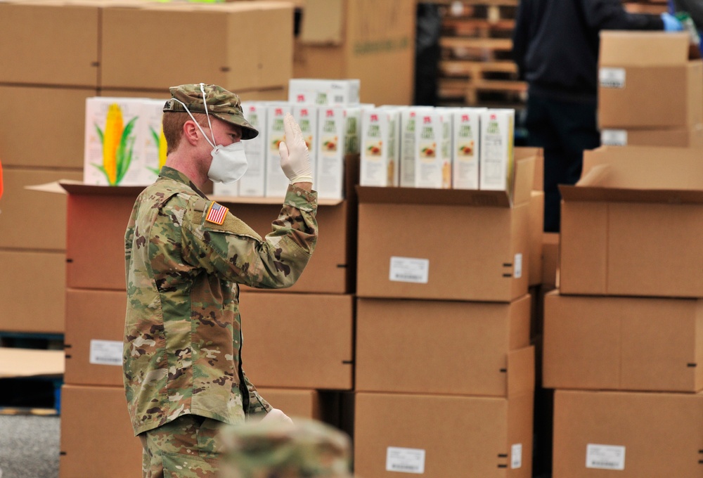 Delaware National Guard assists Food Bank of Delaware