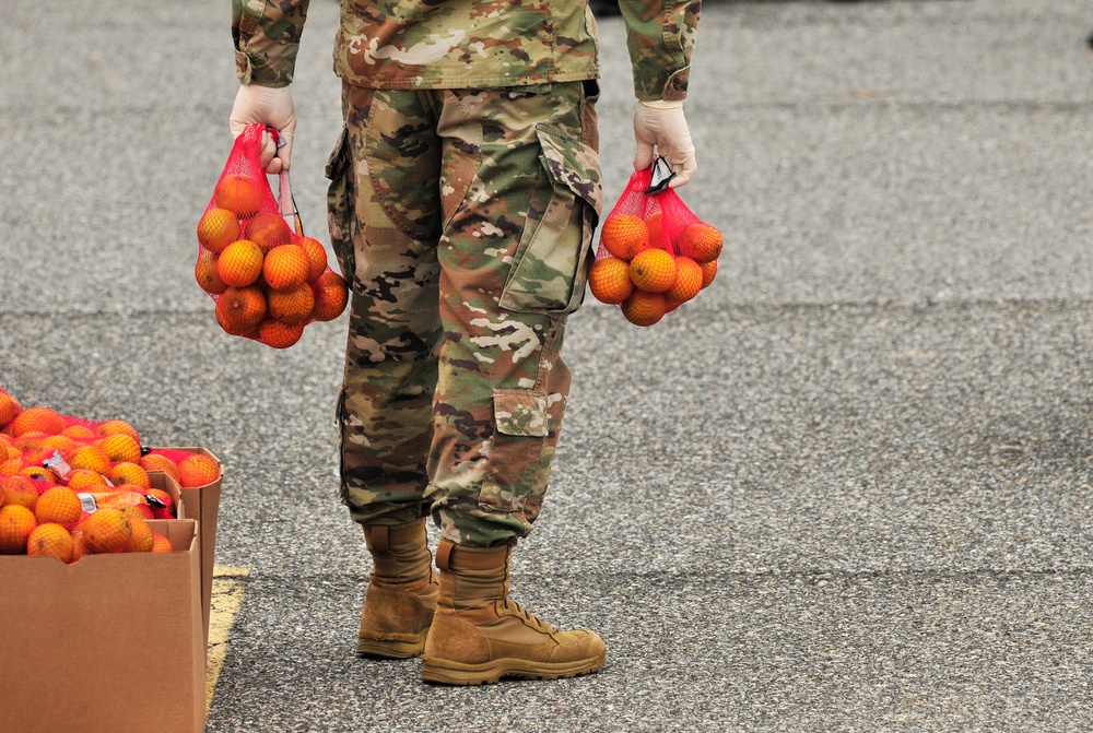 Delaware National Guard assists Food Bank of Delaware