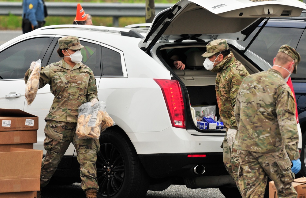 Delaware National Guard assists Food Bank of Delaware