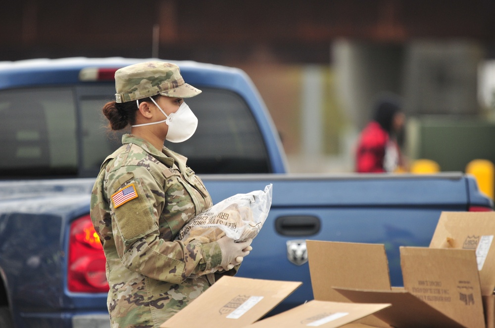 Delaware National Guard assists Food Bank of Delaware