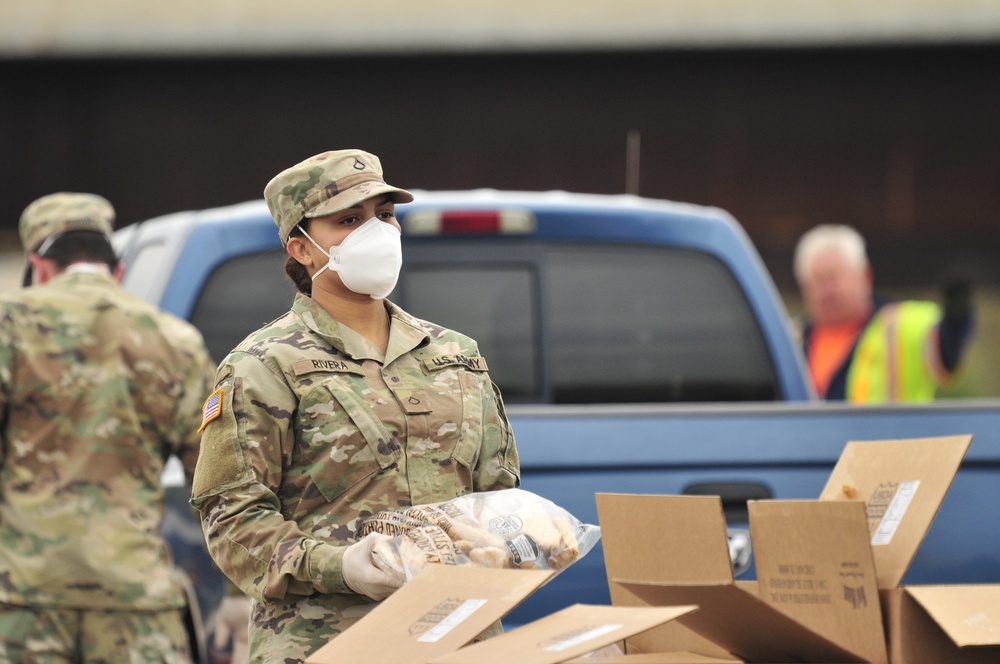 Delaware National Guard assists Food Bank of Delaware