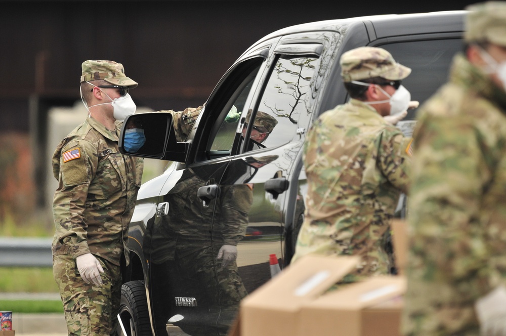 Delaware National Guard assists Food Bank of Delaware