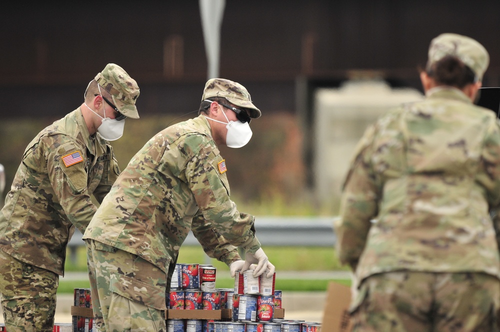 Delaware National Guard assists Food Bank of Delaware