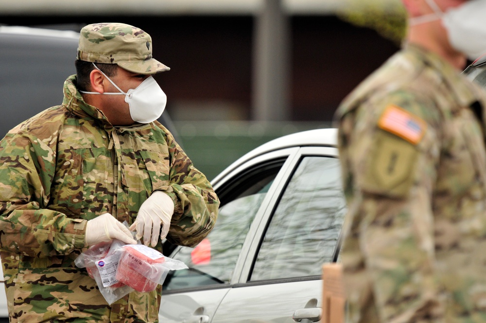 Delaware National Guard assists Food Bank of Delaware