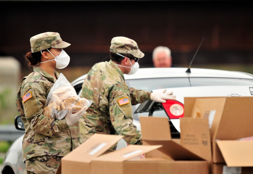 Delaware National Guard assists Food Bank of Delaware